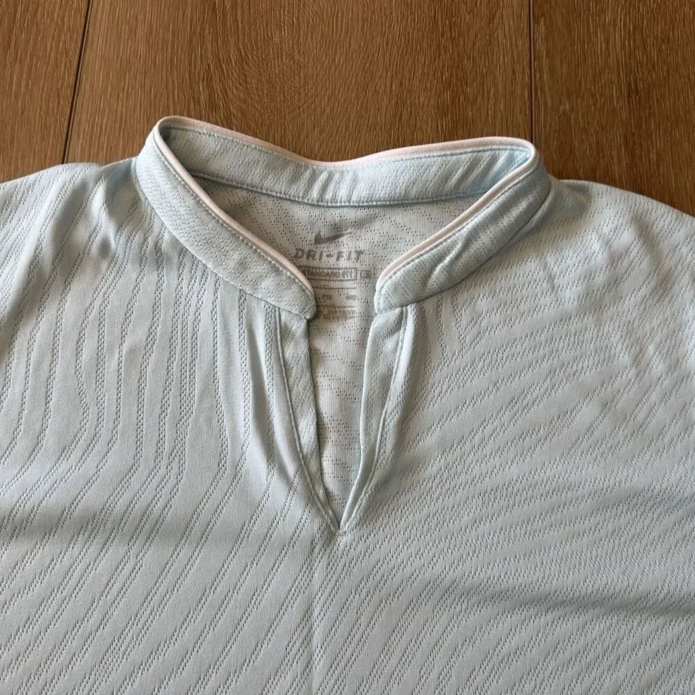 Women's Nike Dri-Fit Golf Polo Shirt Short Sleeve Light Blue XXL EUC!